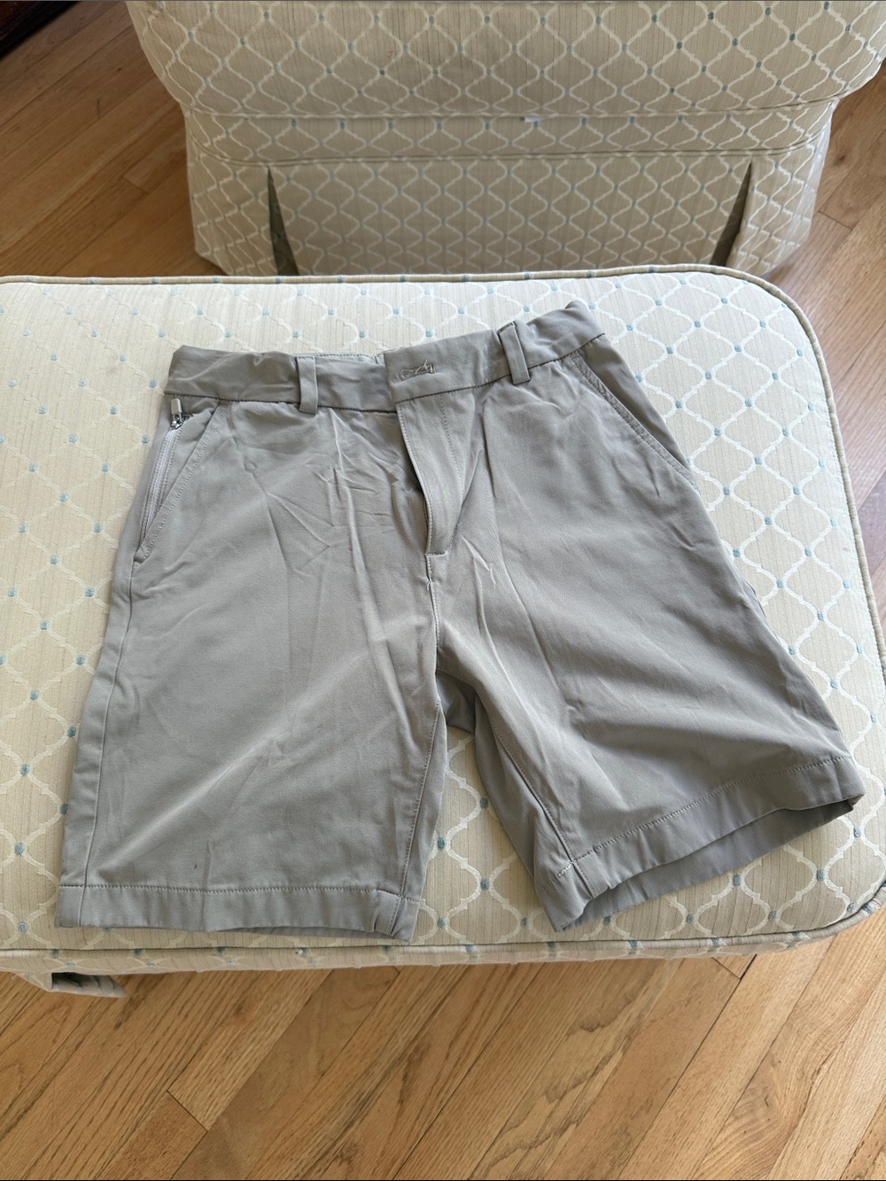 Vineyard Vines Boys Performance Shorts, size 14
